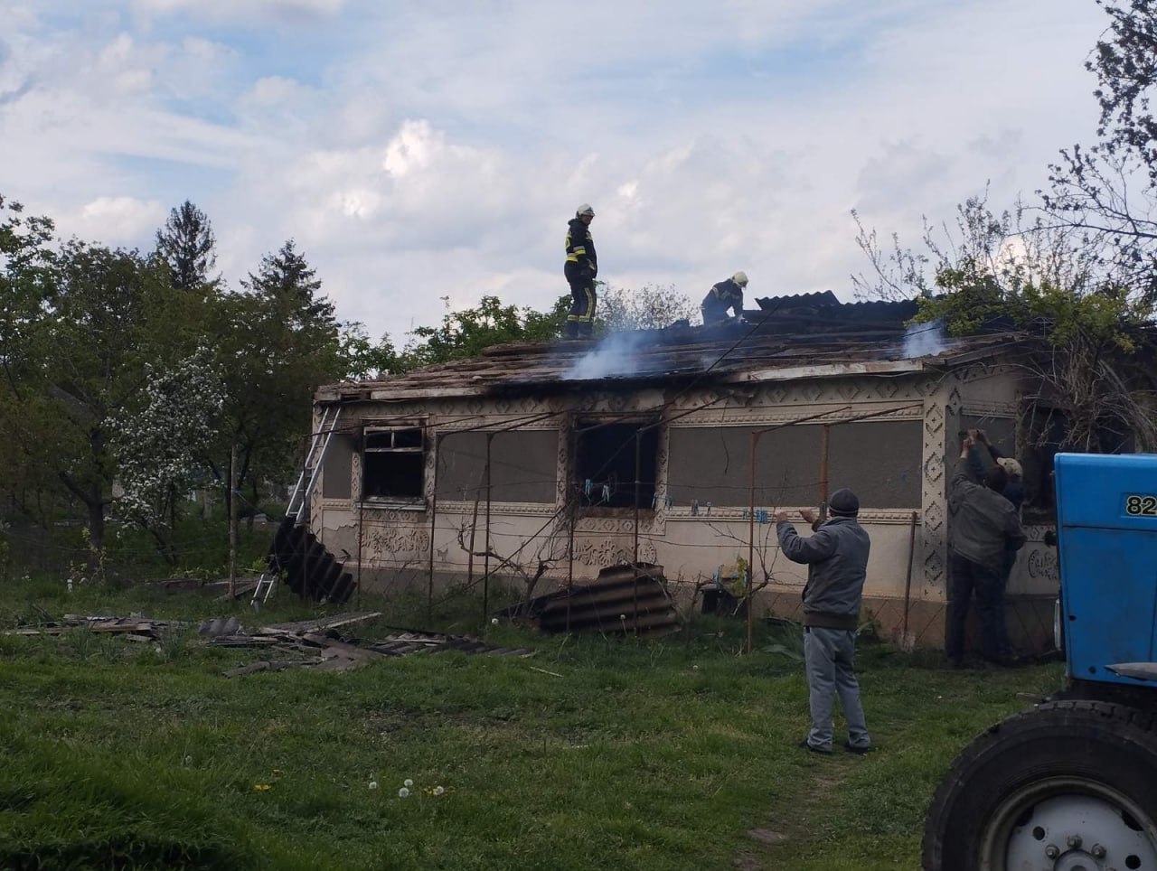 В Единецком районе при пожаре в частном доме взорвался газовый баллон |  Сanal 5